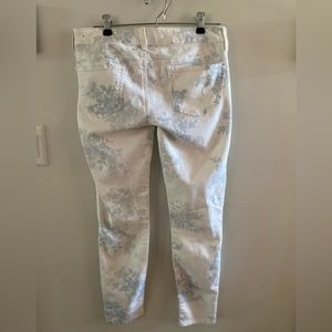 American Eagle flowered Jeans